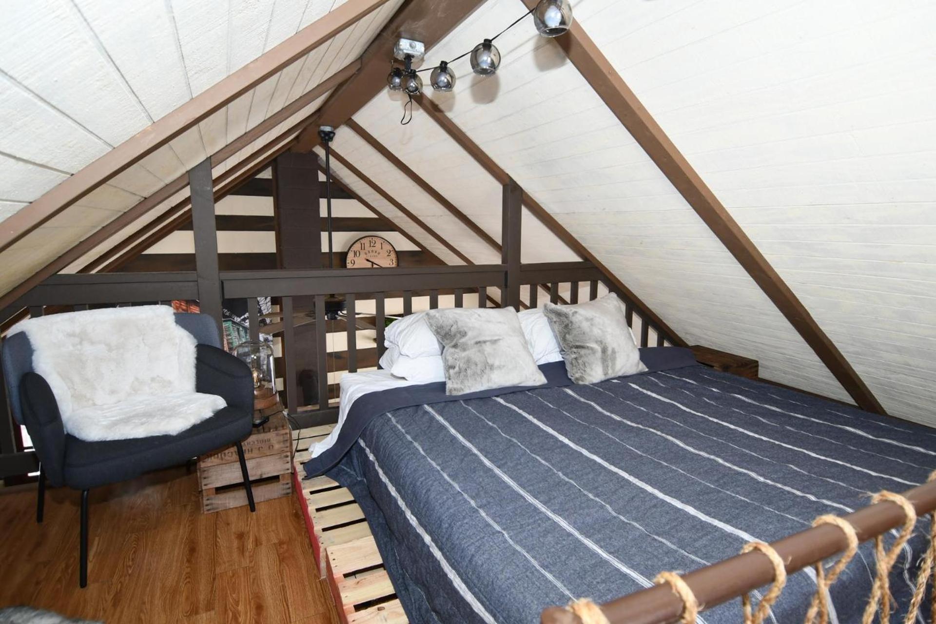 River Walk Cottage - Hot Tub - Pet Friendly - Swing - Screen Porch - River Access - Fire Pit - Wifi - Grill - Deck - King Bed Great Cacapon Zewnętrze zdjęcie