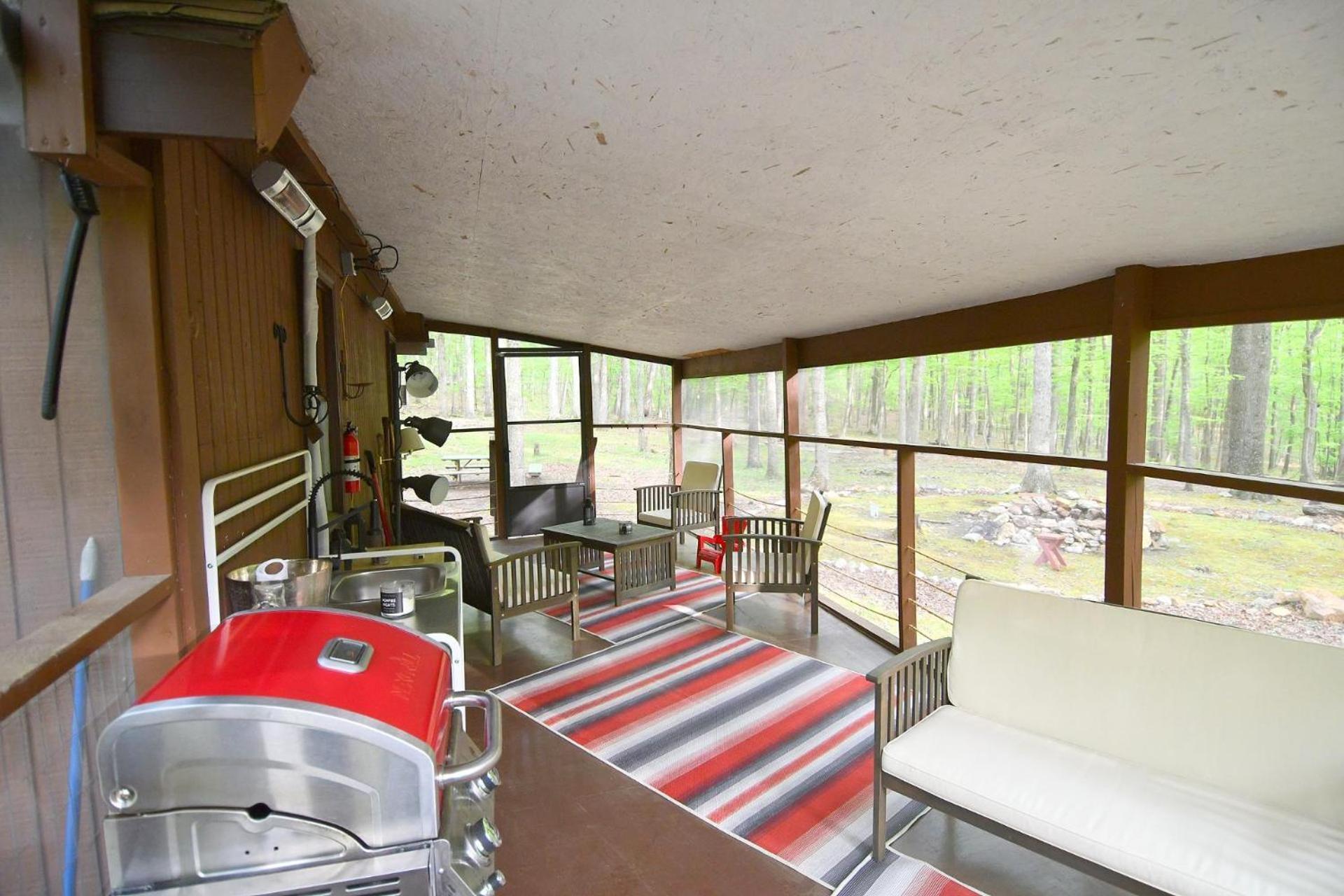 River Walk Cottage - Hot Tub - Pet Friendly - Swing - Screen Porch - River Access - Fire Pit - Wifi - Grill - Deck - King Bed Great Cacapon Zewnętrze zdjęcie