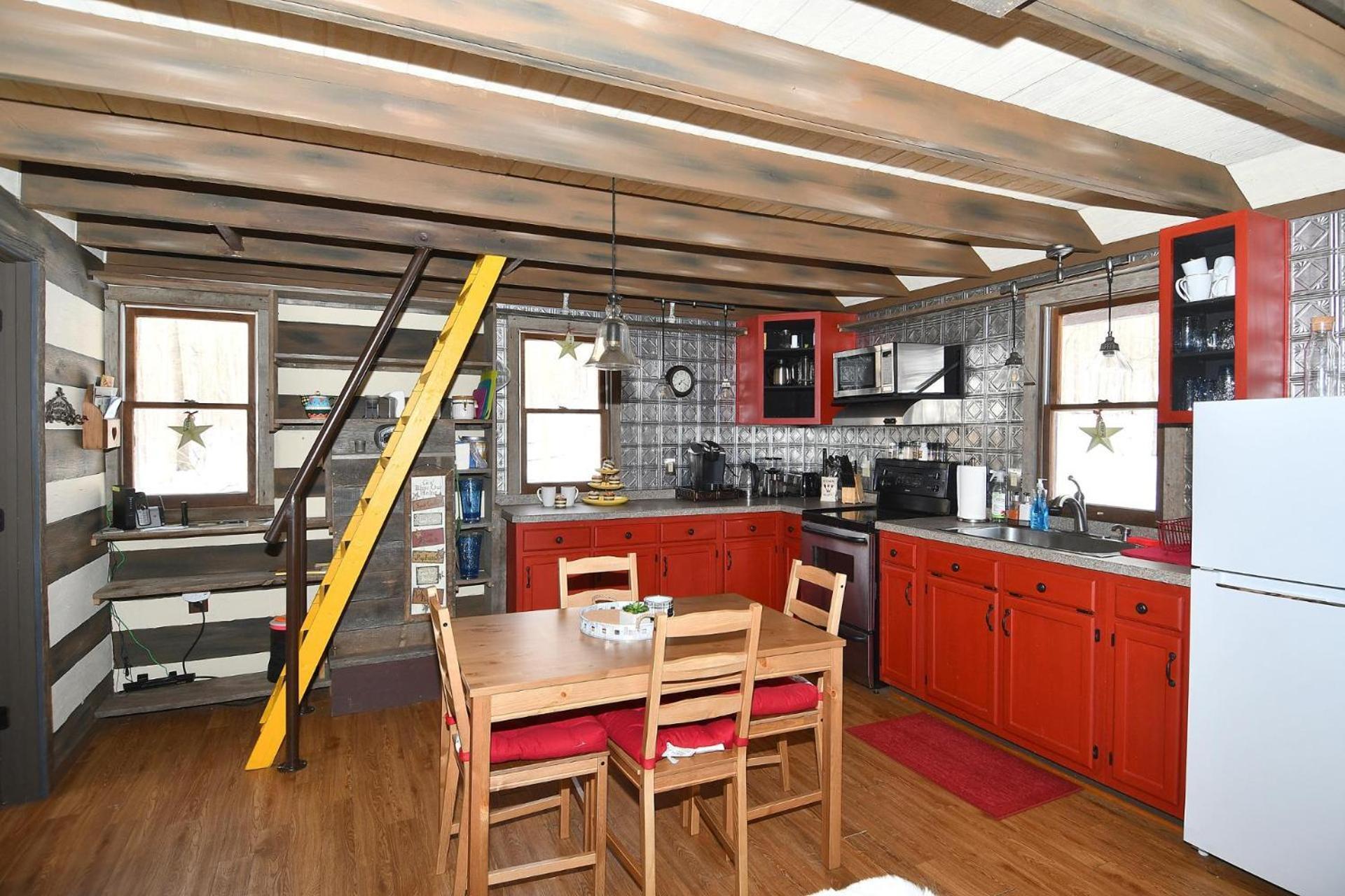 River Walk Cottage - Hot Tub - Pet Friendly - Swing - Screen Porch - River Access - Fire Pit - Wifi - Grill - Deck - King Bed Great Cacapon Zewnętrze zdjęcie