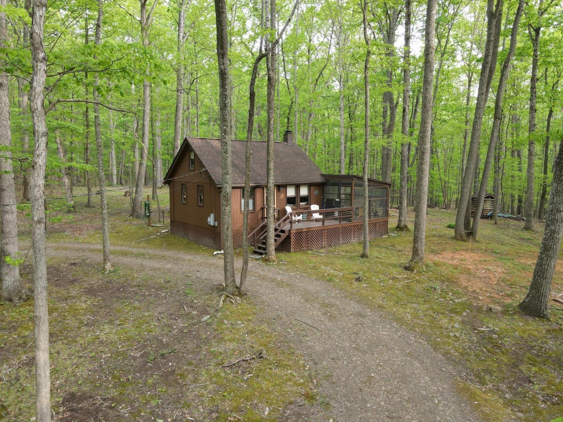 River Walk Cottage - Hot Tub - Pet Friendly - Swing - Screen Porch - River Access - Fire Pit - Wifi - Grill - Deck - King Bed Great Cacapon Zewnętrze zdjęcie